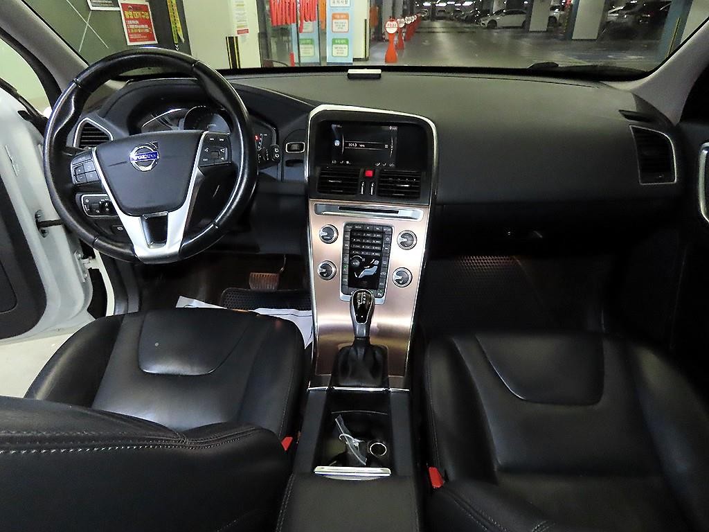 볼보 XC60 D3 이미지 10