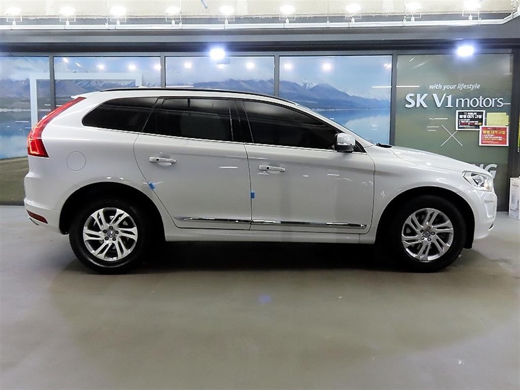 볼보 XC60 D3 이미지 3