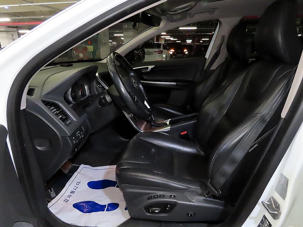 볼보 XC60 D3 이미지 6