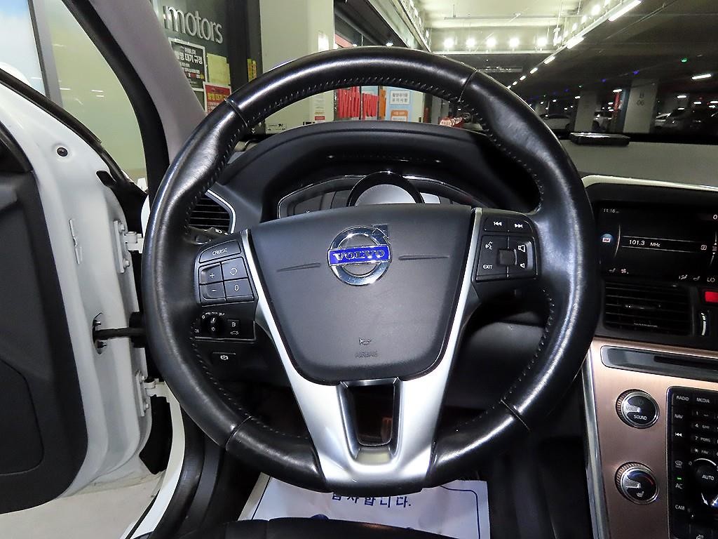 볼보 XC60 D3 이미지 8