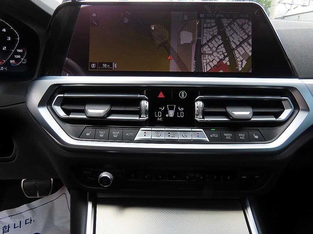 BMW 3시리즈 3시리즈 (G20) 320d 투어링 M 스포츠 이미지 13