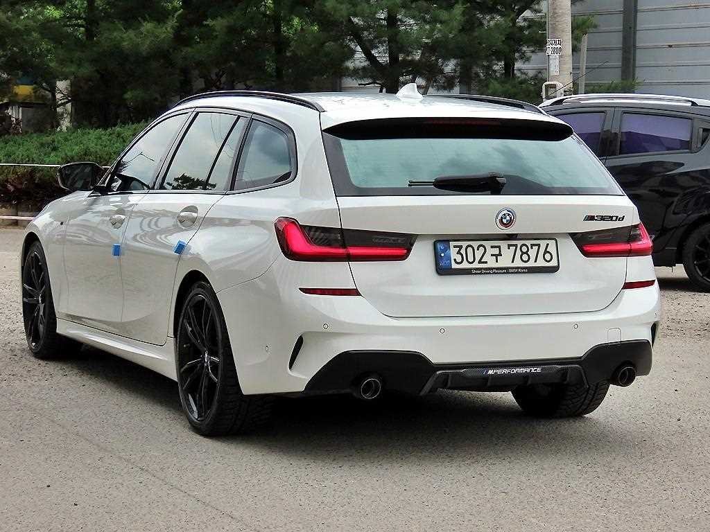 BMW 3시리즈 3시리즈 (G20) 320d 투어링 M 스포츠 이미지 3