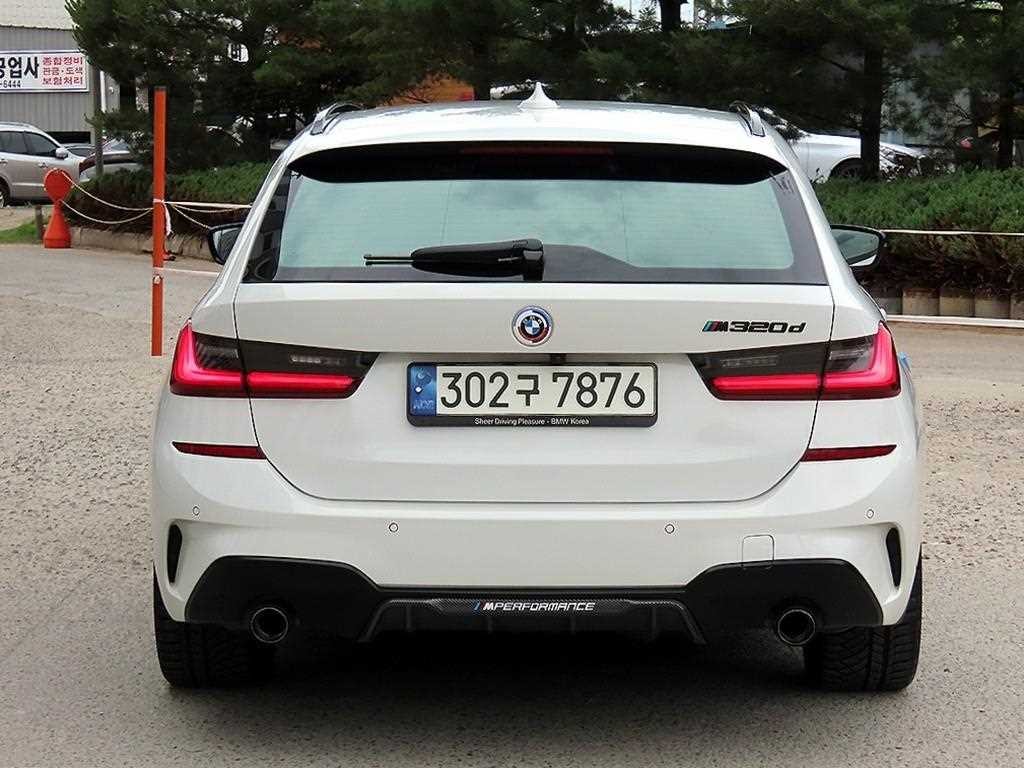 BMW 3시리즈 3시리즈 (G20) 320d 투어링 M 스포츠 이미지 4