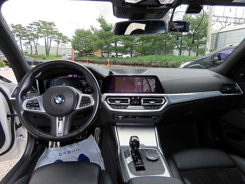 BMW 3시리즈 3시리즈 (G20) 320d 투어링 M 스포츠 이미지 7