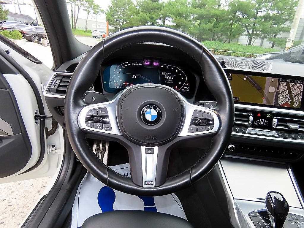 BMW 3시리즈 3시리즈 (G20) 320d 투어링 M 스포츠 이미지 8