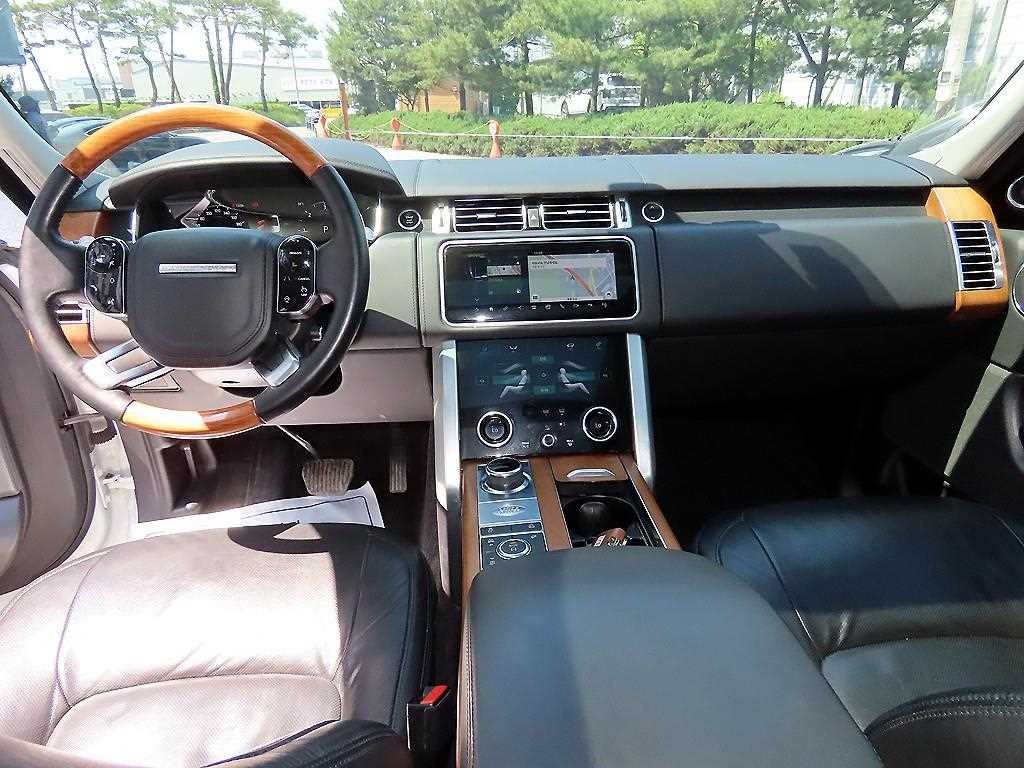 랜드로버 레인지로버 레인지로버 4세대 4.4 SDV8 AB 디젤 이미지 7