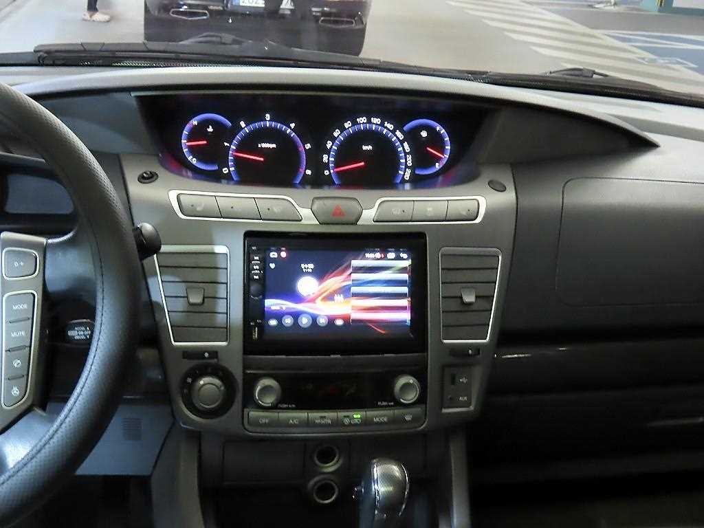 KG모빌리티(쌍용) 코란도 코란도투리스모 4WD GT 11인승 이미지 11
