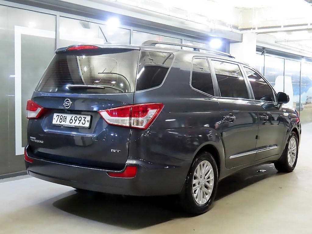 KG모빌리티(쌍용) 코란도 코란도투리스모 4WD GT 11인승 이미지 4