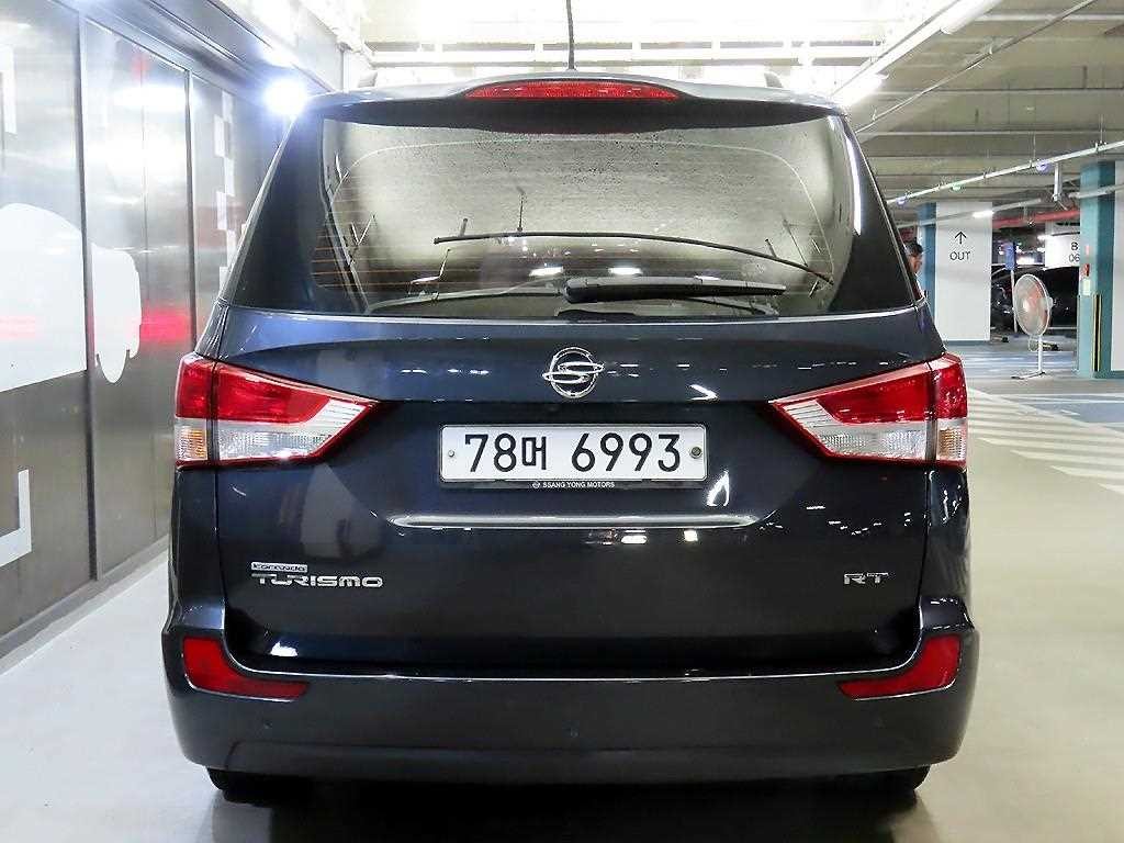 KG모빌리티(쌍용) 코란도 코란도투리스모 4WD GT 11인승 이미지 5