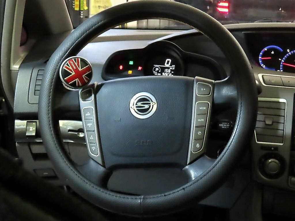 KG모빌리티(쌍용) 코란도 코란도투리스모 4WD GT 11인승 이미지 8