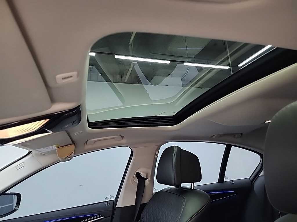 BMW 5시리즈 5시리즈 (G30) 523d M 스포츠 이미지 14