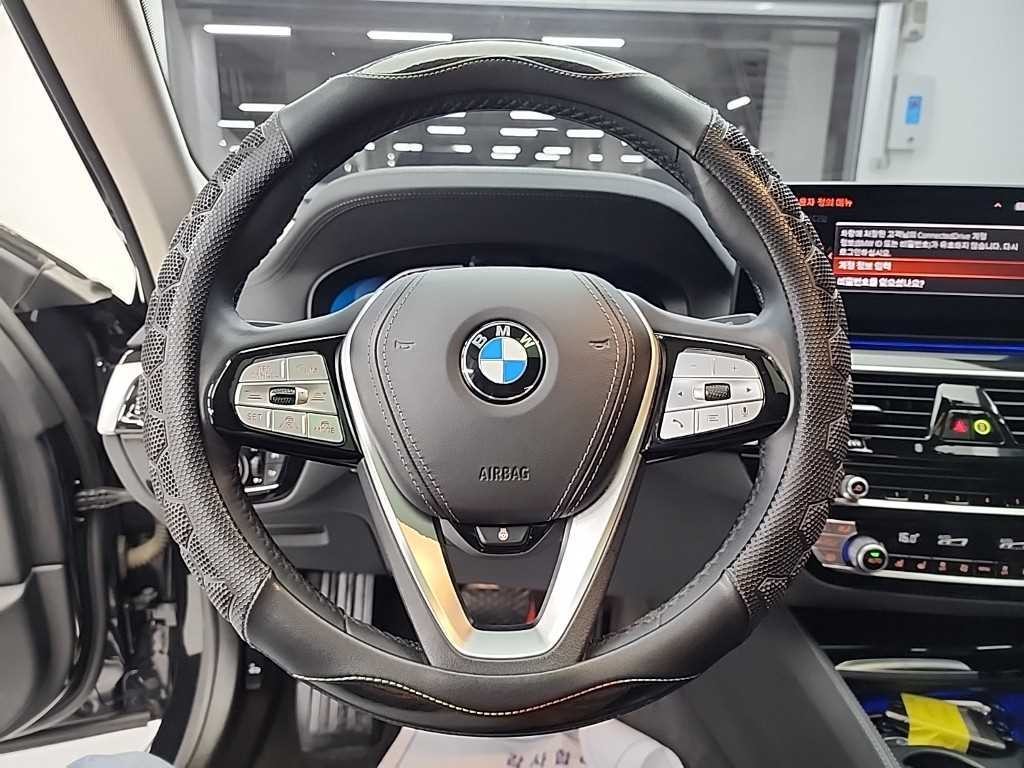 BMW 5시리즈 5시리즈 (G30) 523d M 스포츠 이미지 9