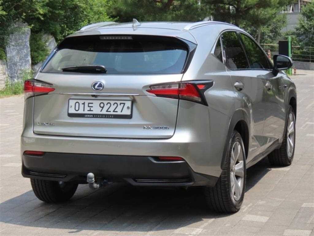 렉서스 NX NX 300h 이그제큐티브 이미지 3
