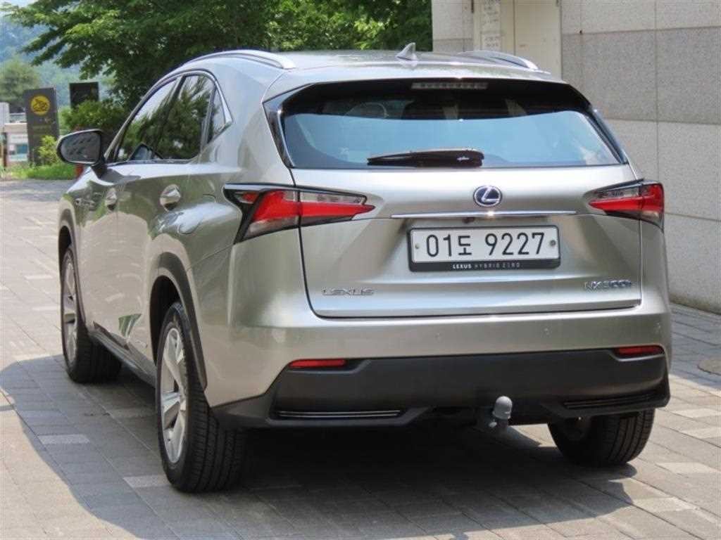 렉서스 NX NX 300h 이그제큐티브 이미지 4