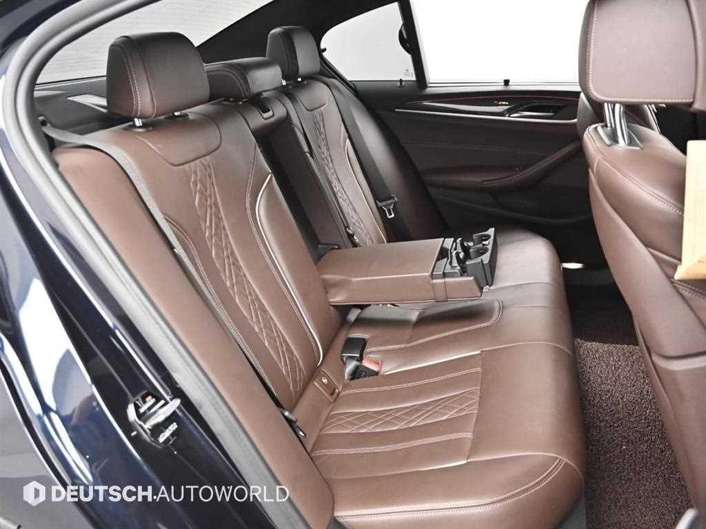 BMW 5시리즈 5시리즈 (G30) 520d M 스포츠 플러스 이미지 12