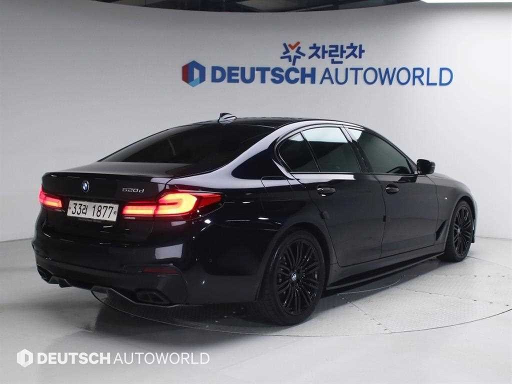 BMW 5시리즈 5시리즈 (G30) 520d M 스포츠 플러스 이미지 2
