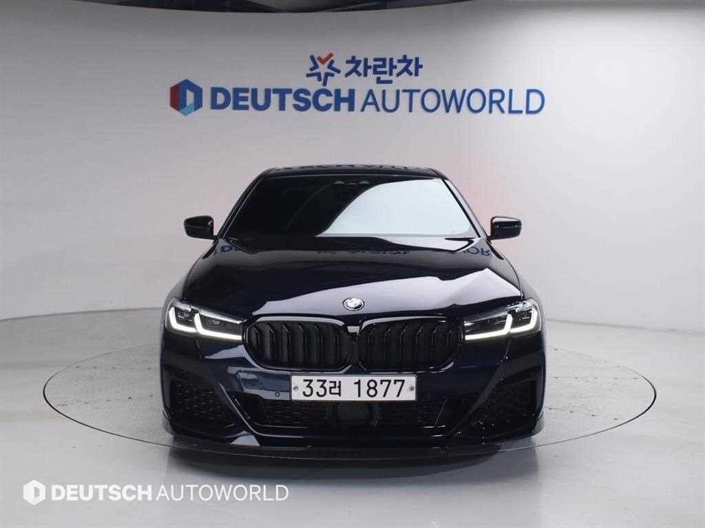 BMW 5시리즈 5시리즈 (G30) 520d M 스포츠 플러스 이미지 3