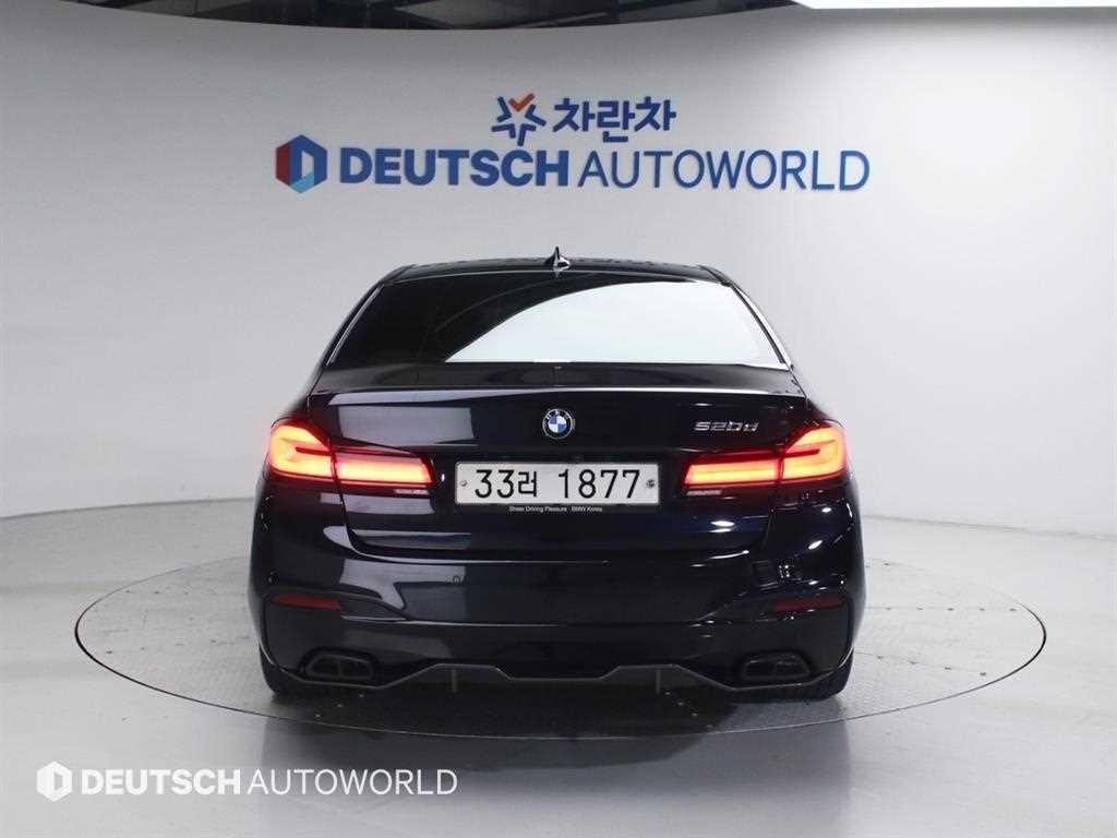 BMW 5시리즈 5시리즈 (G30) 520d M 스포츠 플러스 이미지 4