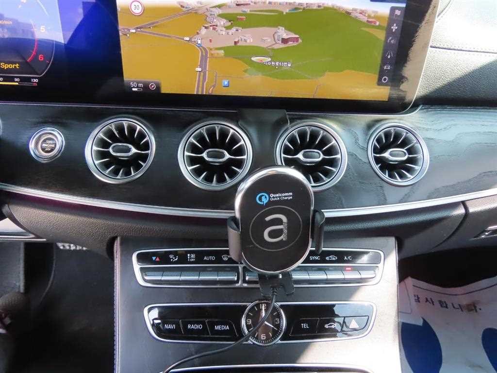 벤츠 E 클래스 E-클래스 W213 E220d 쿠페 이미지 12