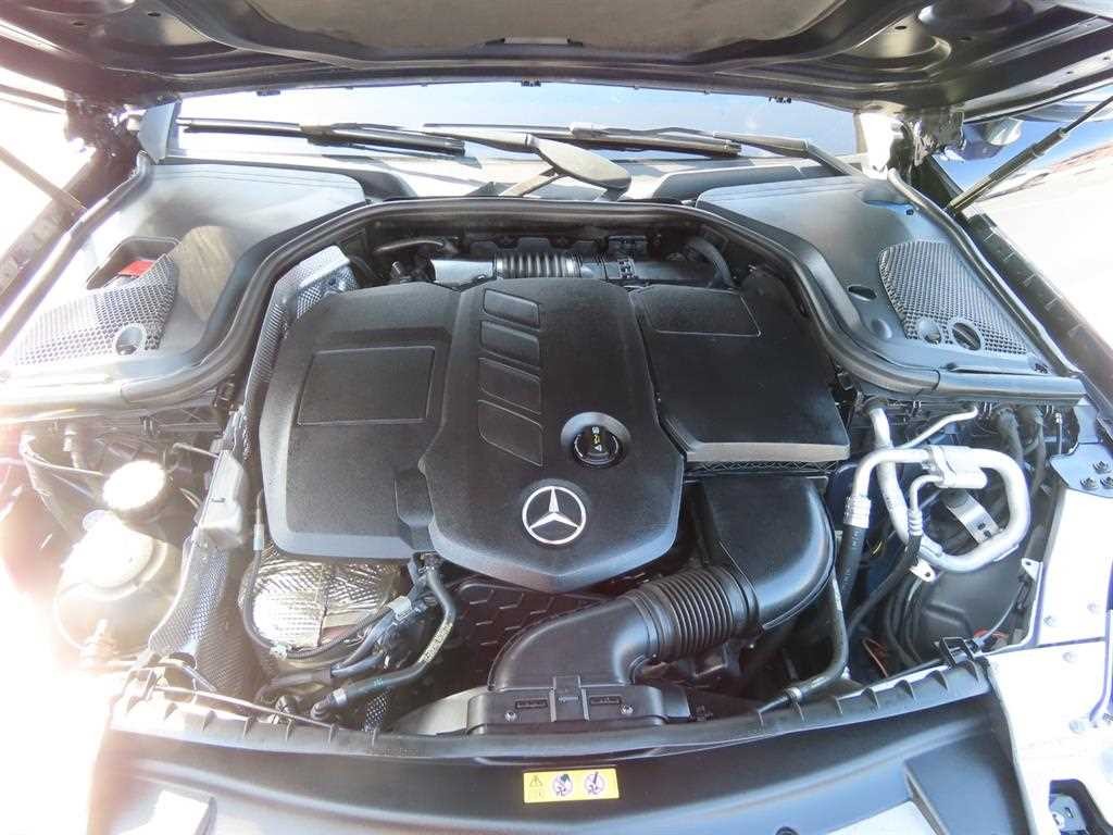벤츠 E 클래스 E-클래스 W213 E220d 쿠페 이미지 19