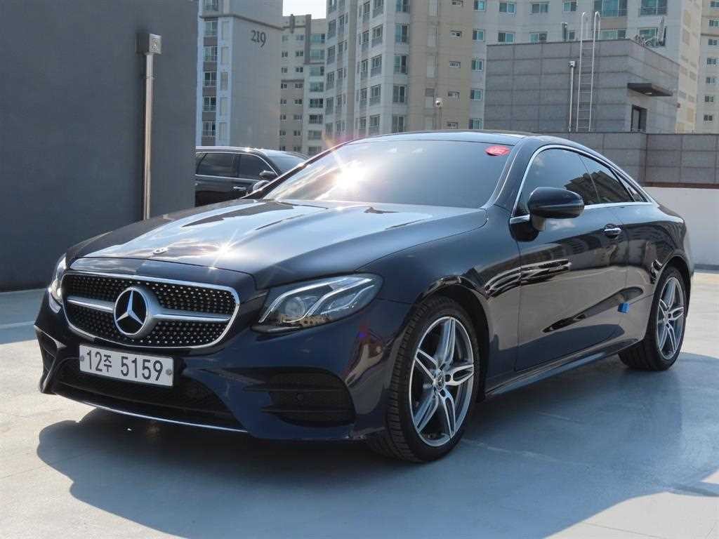 벤츠 E 클래스 E-클래스 W213 E220d 쿠페 이미지 2