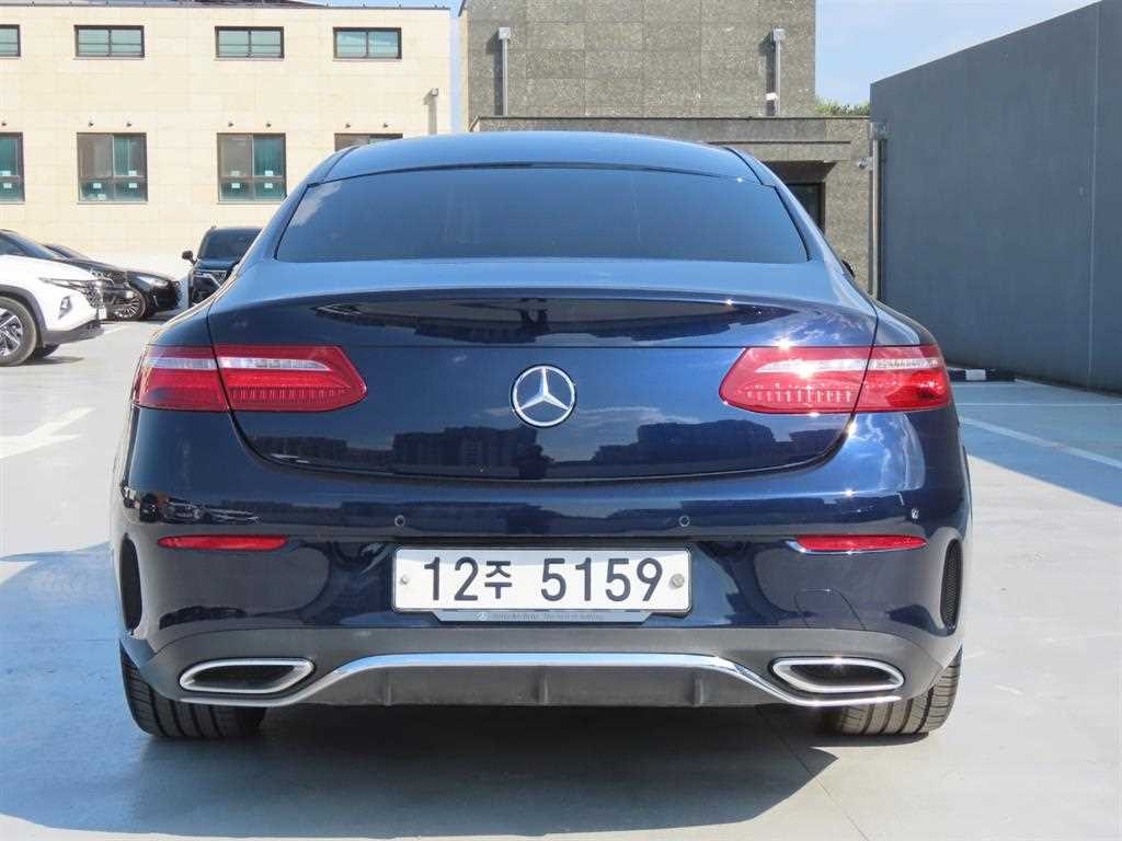 벤츠 E 클래스 E-클래스 W213 E220d 쿠페 이미지 4