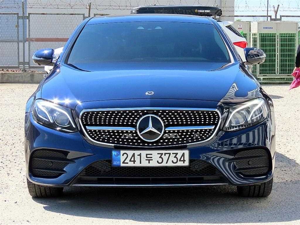벤츠 E 클래스 E-클래스 W213 E300 4MATIC 익스클루시브 이미지 1