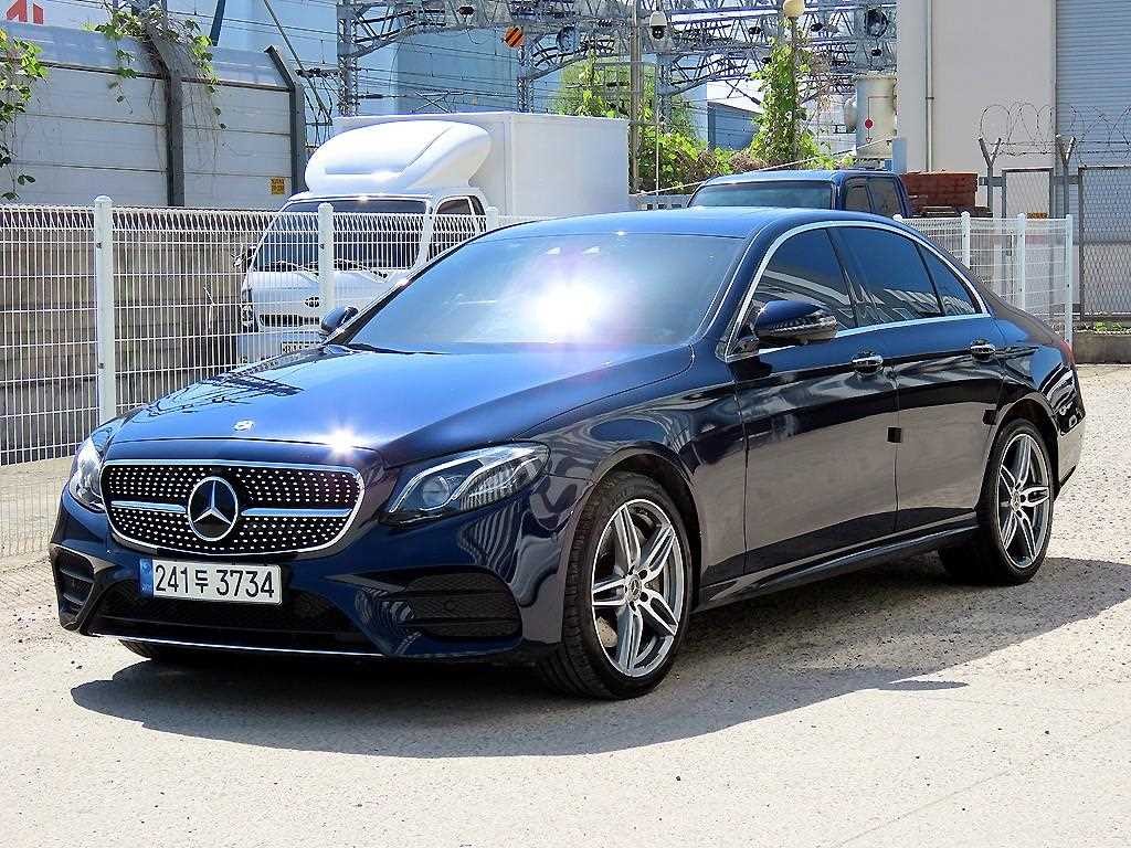 벤츠 E 클래스 E-클래스 W213 E300 4MATIC 익스클루시브 이미지 2