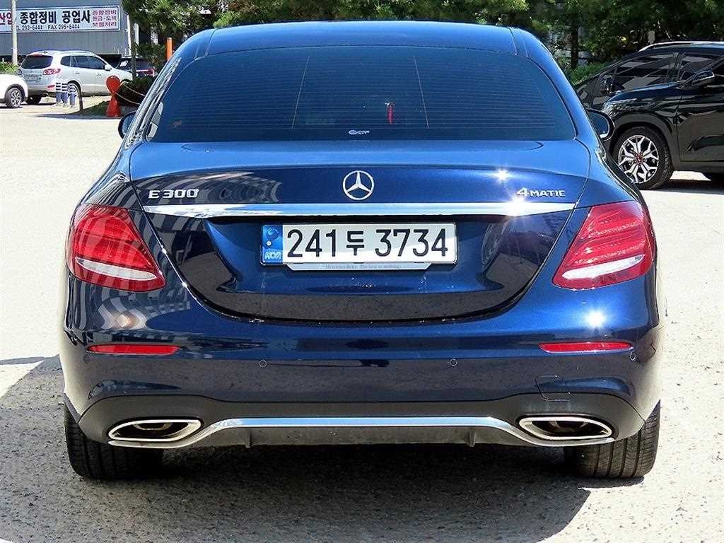 벤츠 E 클래스 E-클래스 W213 E300 4MATIC 익스클루시브 이미지 4