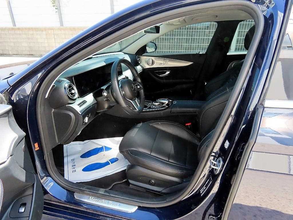 벤츠 E 클래스 E-클래스 W213 E300 4MATIC 익스클루시브 이미지 5