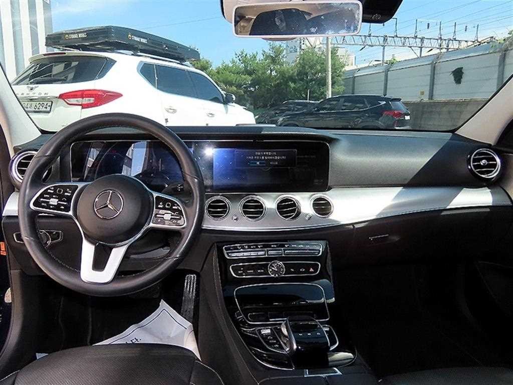 벤츠 E 클래스 E-클래스 W213 E300 4MATIC 익스클루시브 이미지 7