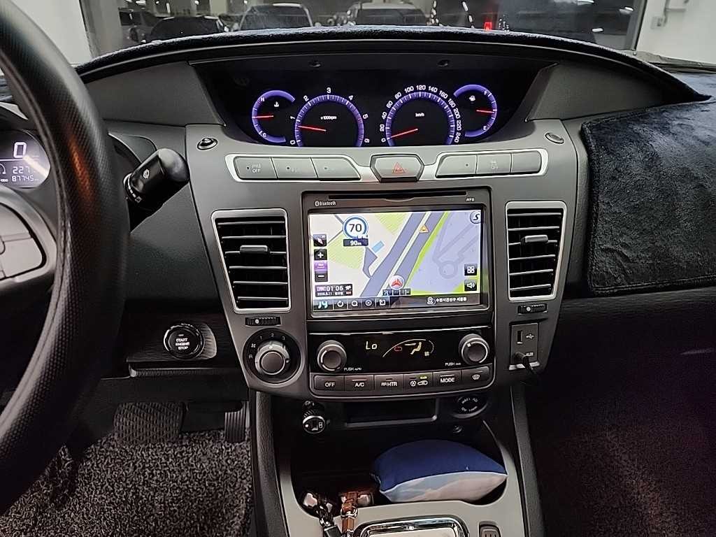 KG모빌리티(쌍용) 코란도 코란도투리스모 4WD TX 9인승 이미지 10