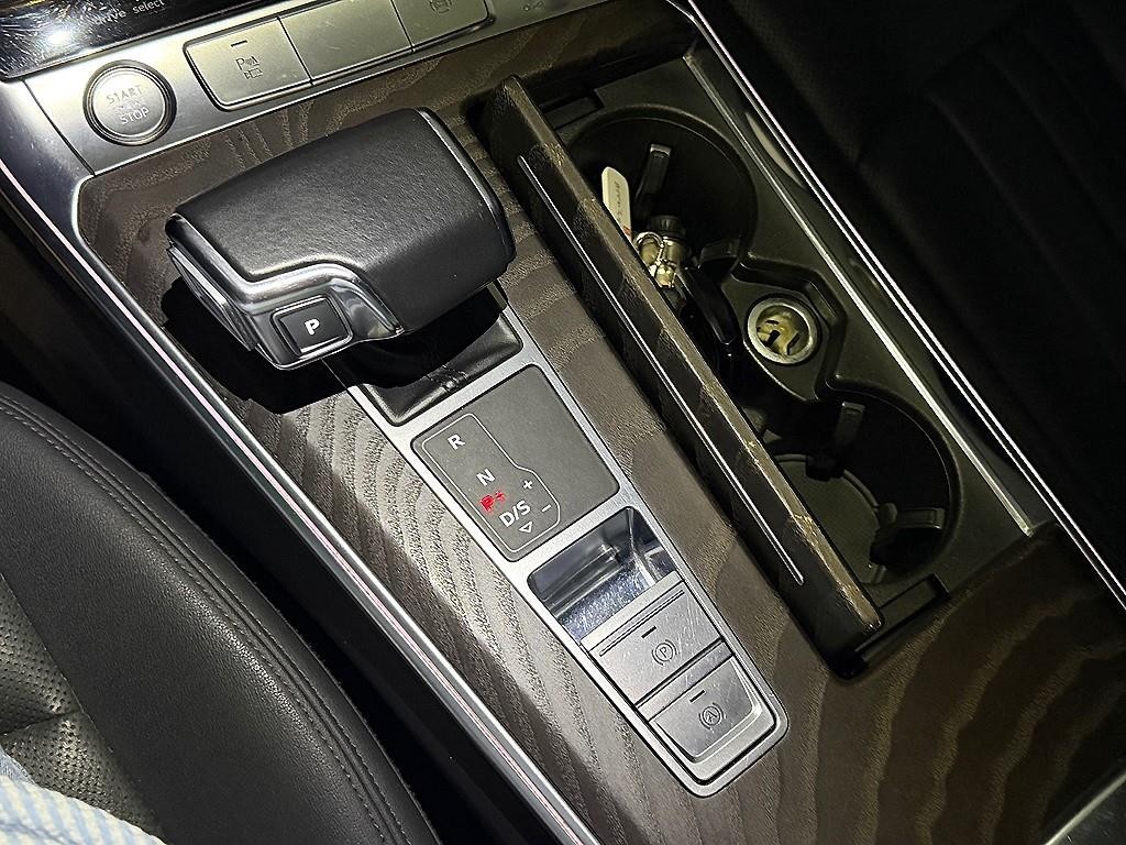 아우디 A6 A6 (C8) 45 TFSI 콰트로 프리미엄 이미지 12