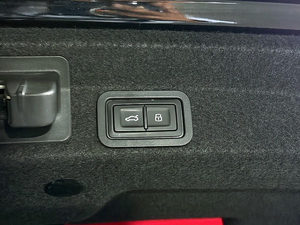 아우디 A6 A6 (C8) 45 TFSI 콰트로 프리미엄 이미지 14