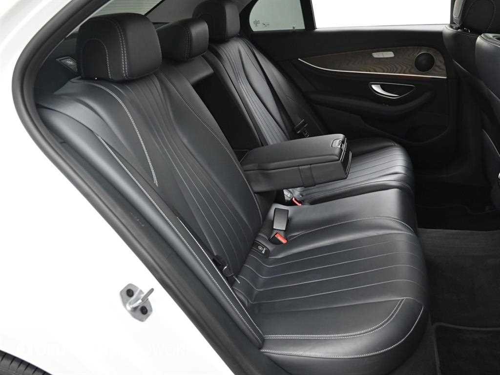 벤츠 E 클래스 E-클래스 W213 E220d 4MATIC 익스클루시브 이미지 12