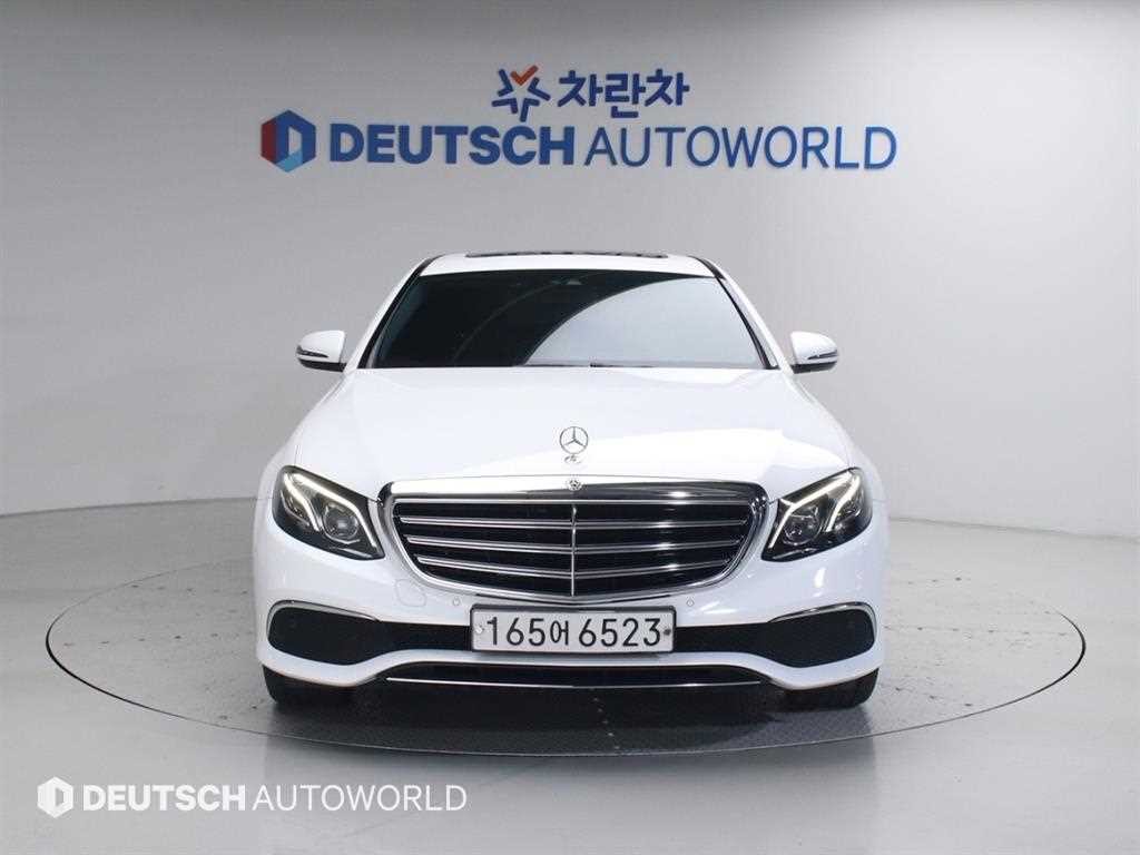 벤츠 E 클래스 E-클래스 W213 E220d 4MATIC 익스클루시브 이미지 3