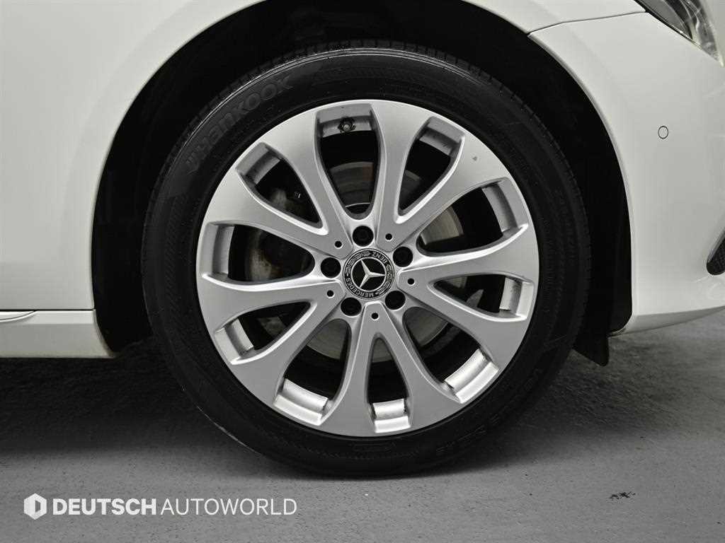 벤츠 E 클래스 E-클래스 W213 E220d 4MATIC 익스클루시브 이미지 5