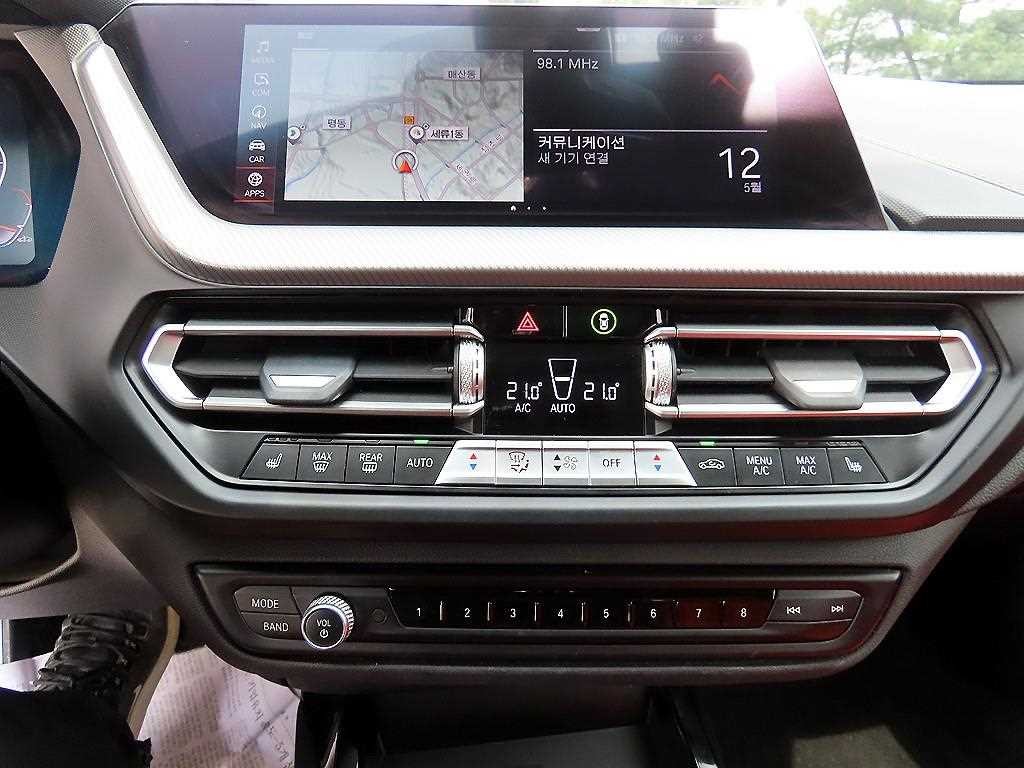 BMW 1시리즈 1시리즈 (F40) 120i M 스포츠 이미지 12