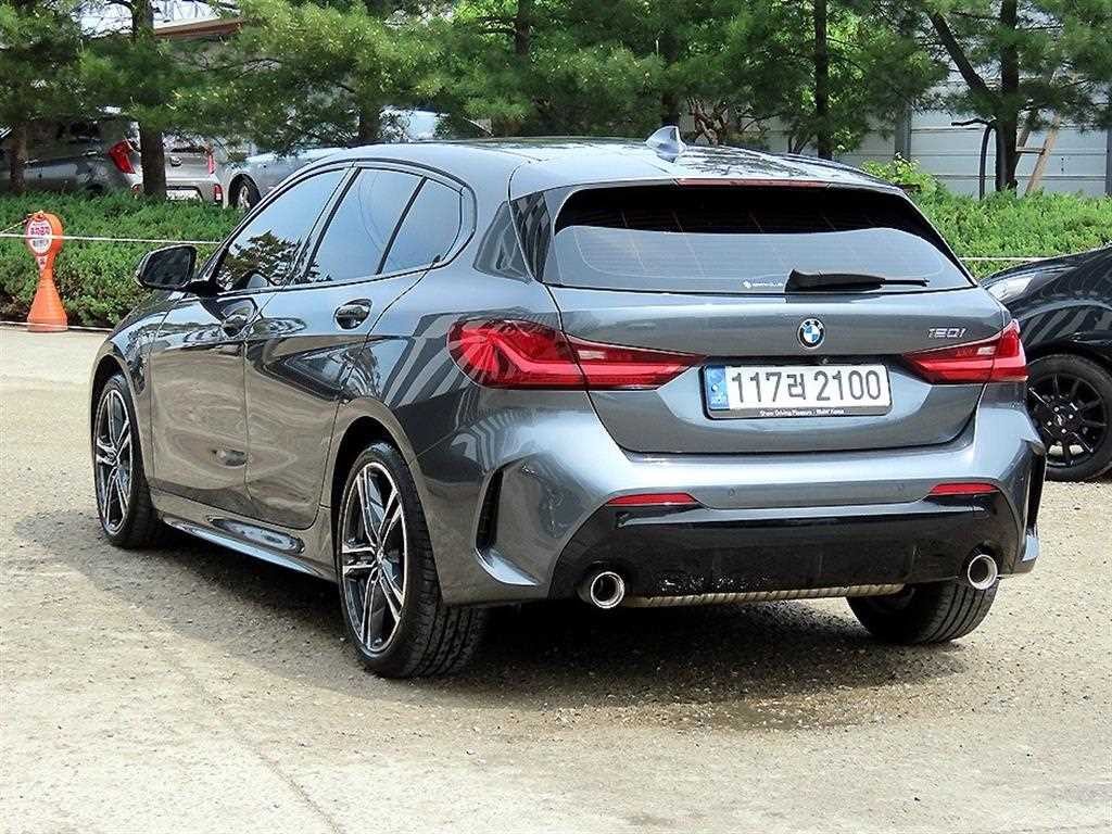BMW 1시리즈 1시리즈 (F40) 120i M 스포츠 이미지 3