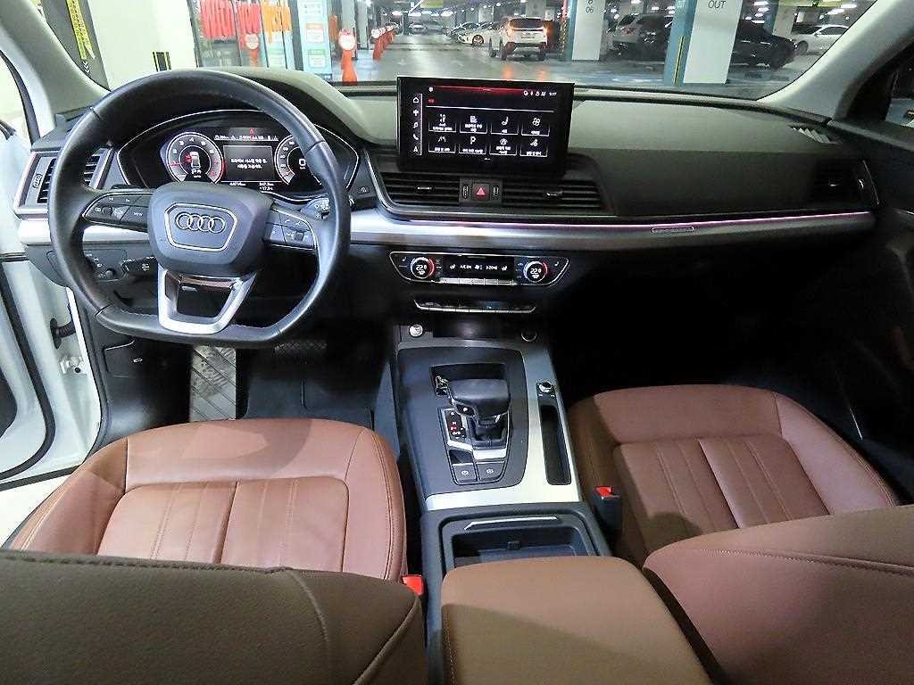 아우디 Q5 Q5 (FY) 45 TFSI 콰트로 프리미엄 스포트백 이미지 10