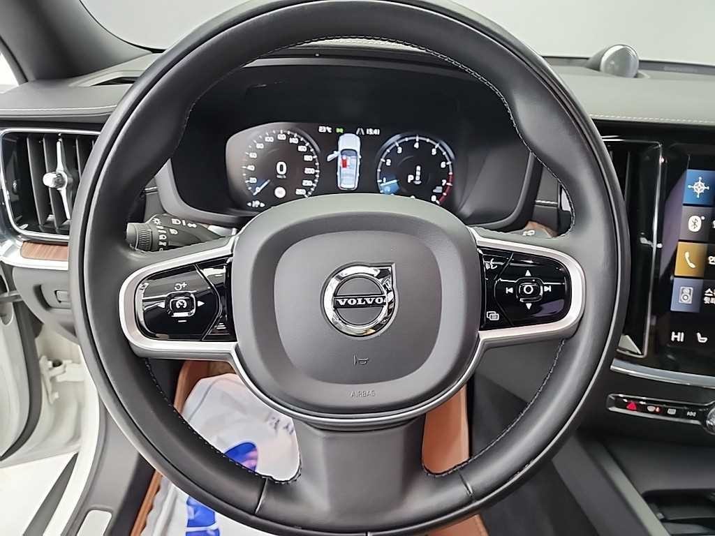 볼보 V60 V60 크로스 컨트리 2세대 2.0 B5 프로 AWD 이미지 10