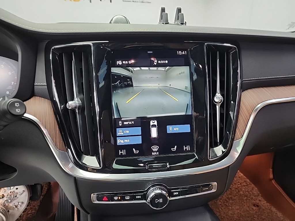 볼보 V60 V60 크로스 컨트리 2세대 2.0 B5 프로 AWD 이미지 11