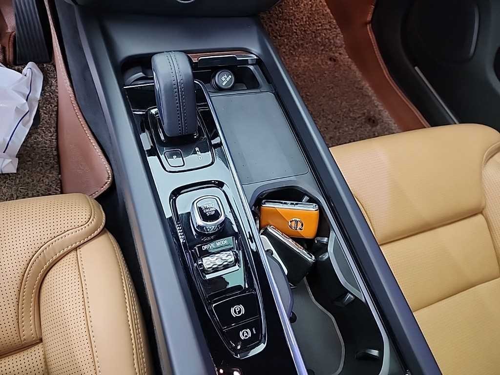 볼보 V60 V60 크로스 컨트리 2세대 2.0 B5 프로 AWD 이미지 9