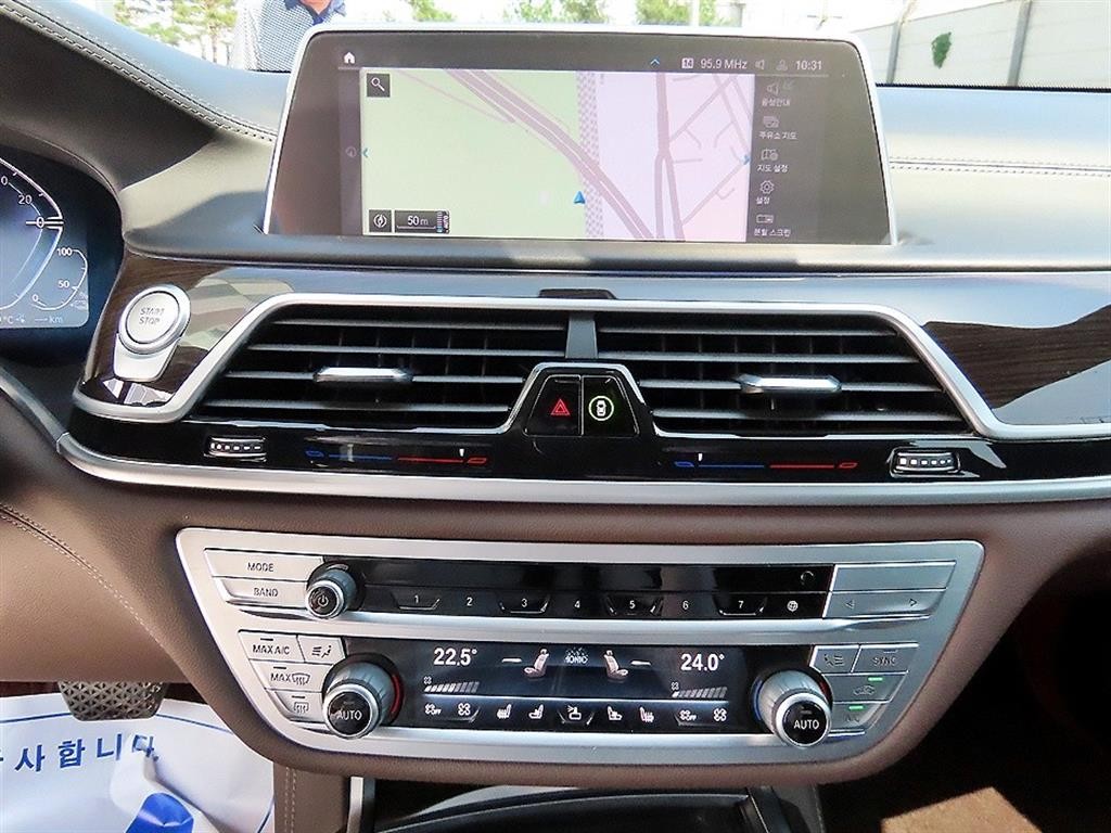 BMW 7시리즈 7시리즈 (G11) 745e sDrive 디자인 퓨어 엑설런스 이미지 13