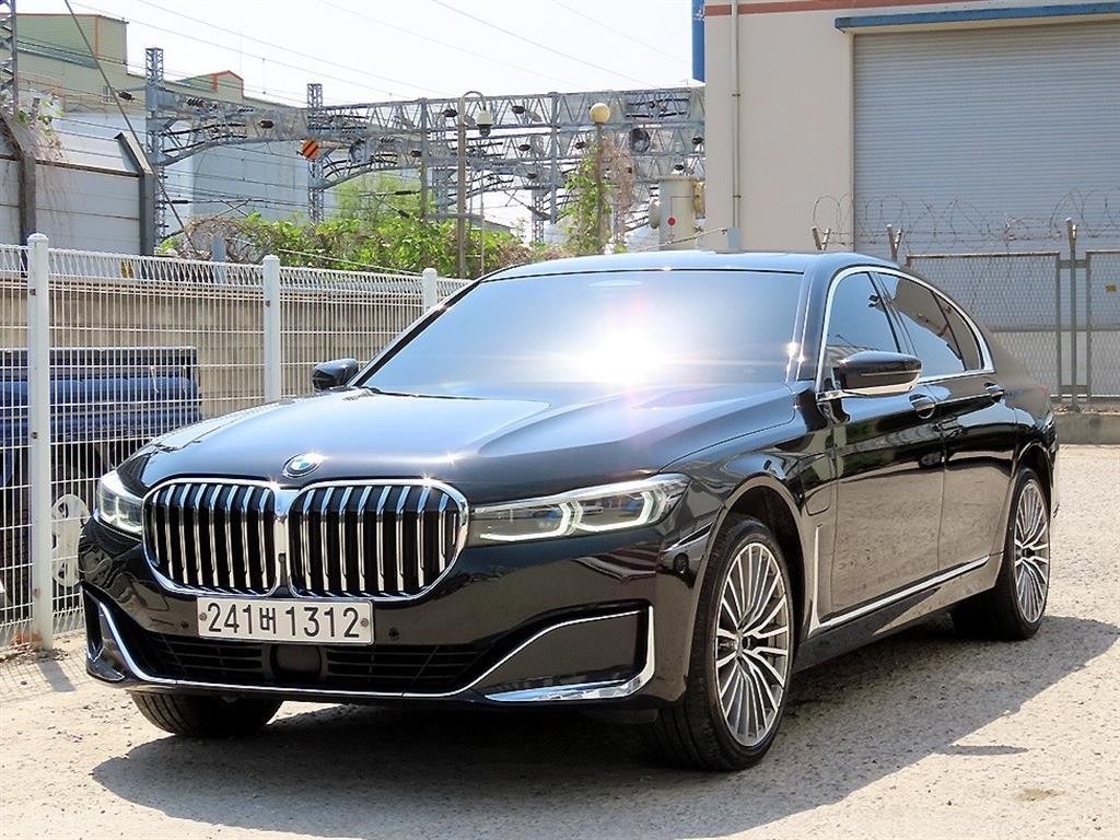 BMW 7시리즈 7시리즈 (G11) 745e sDrive 디자인 퓨어 엑설런스 이미지 2