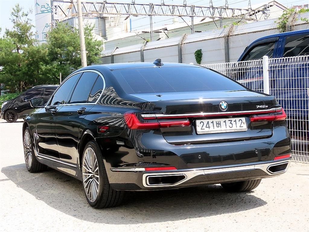 BMW 7시리즈 7시리즈 (G11) 745e sDrive 디자인 퓨어 엑설런스 이미지 3