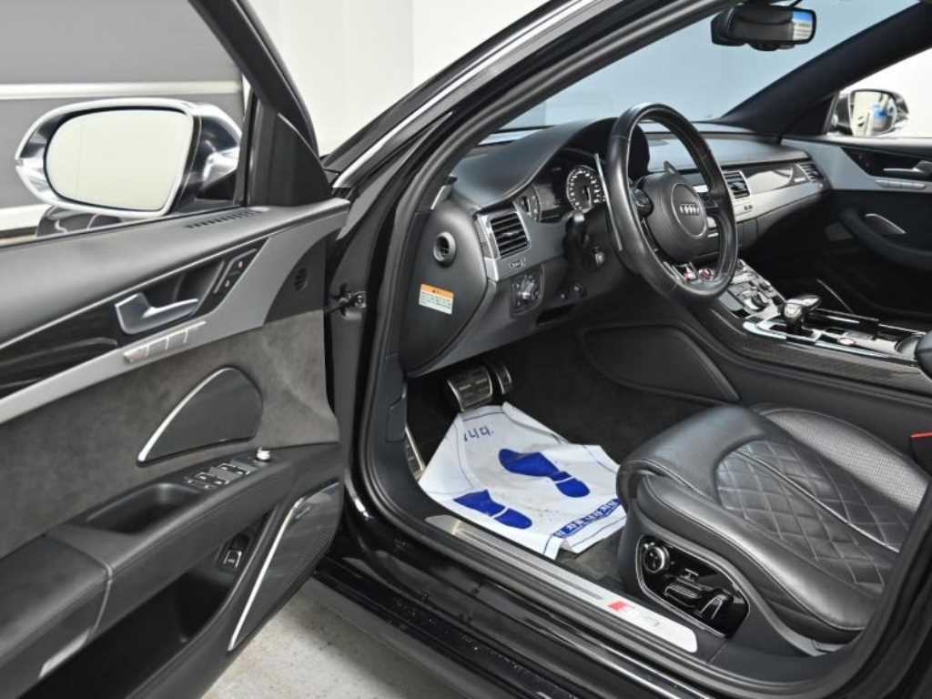 아우디 S8 4.0 TFSI 콰트로 이미지 11
