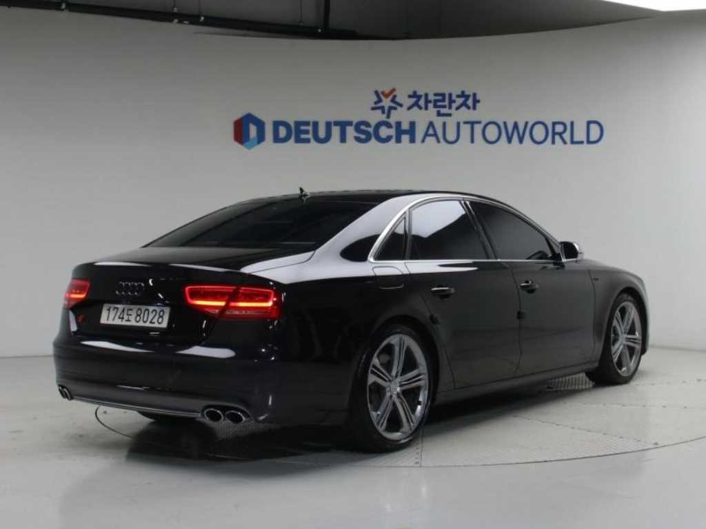 아우디 S8 4.0 TFSI 콰트로 이미지 2