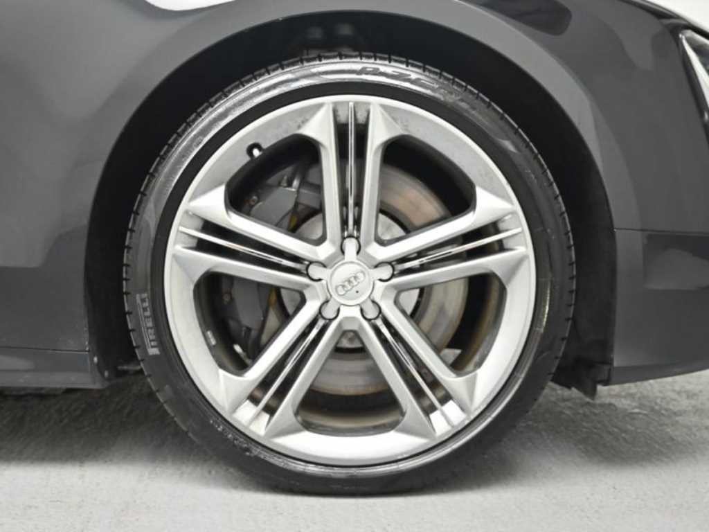아우디 S8 4.0 TFSI 콰트로 이미지 5