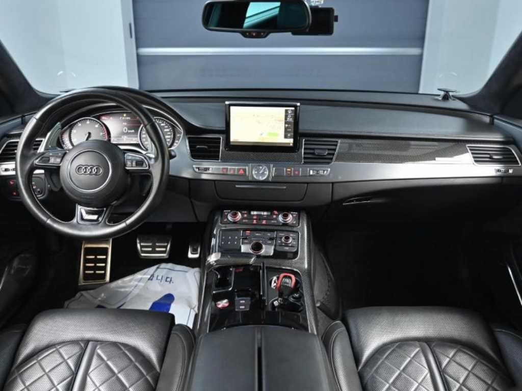 아우디 S8 4.0 TFSI 콰트로 이미지 7